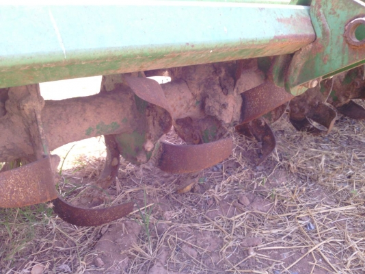 ขายรถไถจอนเดียรุ่น5615 สวยพร้อมใช้งานครับอุปกร5ชิ้นครับดันหน้า..ผาน7cmt..ผาน4 ขายรถไถจอนเดียรุ่น5615 สวยพร้อมใช้งานครับอุปกร5ชิ้นครับดันหน้า..ผาน7cmt..ผาน4