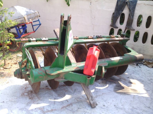 ขายรถไถจอนเดียรุ่น5615 สวยพร้อมใช้งานครับอุปกร5ชิ้นครับดันหน้า..ผาน7cmt..ผาน4 ขายรถไถจอนเดียรุ่น5615 สวยพร้อมใช้งานครับอุปกร5ชิ้นครับดันหน้า..ผาน7cmt..ผาน4