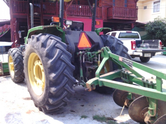 ขายรถไถจอนเดียรุ่น5615 สวยพร้อมใช้งานครับอุปกร5ชิ้นครับดันหน้า..ผาน7cmt..ผาน4 ขายรถไถจอนเดียรุ่น5615 สวยพร้อมใช้งานครับอุปกร5ชิ้นครับดันหน้า..ผาน7cmt..ผาน4