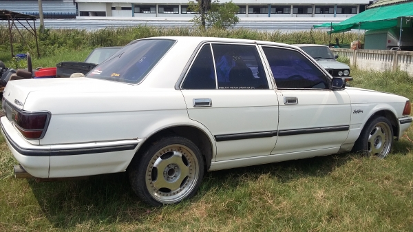 ขายรถโตโยต้า คลาว ใช้ได้ทั้งแก๊ส และ น้ำมัน