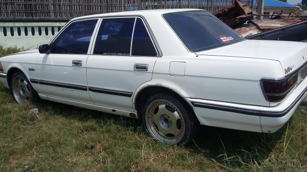 ขายรถโตโยต้า คลาว ใช้ได้ทั้งแก๊ส และ น้ำมัน