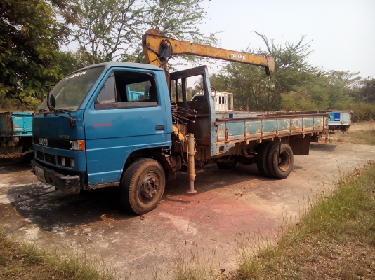 ขายหกล้อ ISUZU NPR59LU5 รถห้าง พร้อมเครน2.5ขายตามสภาพเครื่องอ่อนทคัชชีสวย ยางไม่ครบ เอกสารเล่มทะเบียนขาดปี54 พร้อมโอน