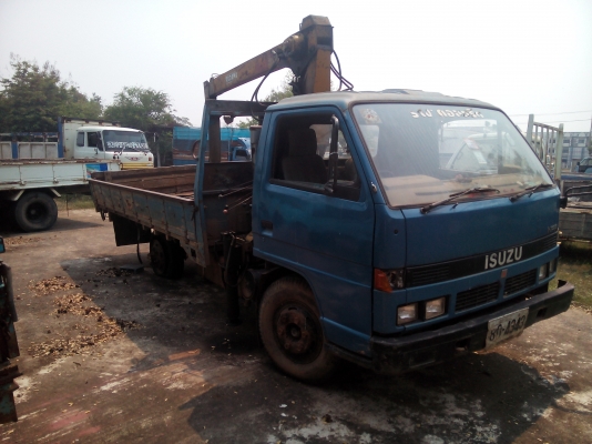 ขายหกล้อ ISUZU NPR59LU5 รถห้าง พร้อมเครน2.5ขายตามสภาพเครื่องอ่อนทคัชชีสวย ยางไม่ครบ เอกสารเล่มทะเบียนขาดปี54 พร้อมโอน