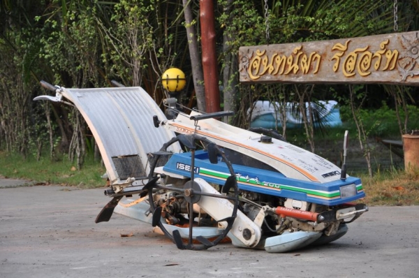 ขายรถดำนาราคาถูก ISEKI (2แถว) สภาพสวยเดิมจากญี่ปุ่นยังไม่เคยใช้ในไทย 16,000เท่านั้น!!