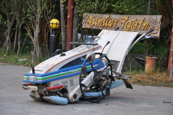 ขายรถดำนาราคาถูก ISEKI (2แถว) สภาพสวยเดิมจากญี่ปุ่นยังไม่เคยใช้ในไทย 16,000เท่านั้น!!