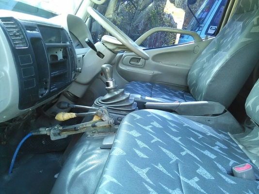 ขาย HINO 6 ล้อดั้ม DUTRO ปี 48 เทอร์โบ 121 แรง ดั้มสามมิตร 6 ตัน ใช้น้อยสวยๆ ราคา 590000 บาท