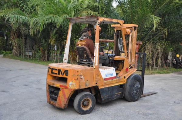 ขายFORKLIFT TCM2.8ตัน สภาพสวยเดิมจากญี่ปุ่นยังไม่เคยใช้านในไทย 99,000เท่านั้น!!!