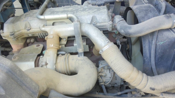 รถฮีโน่ 6 ล้อ ติดเครน 3 ตัน. 150 แรงม้า. ปี 49  ( รถวิ่ง 9x,xxx กว่า กม. )   สนใจติดต่อ 081 - 6079515