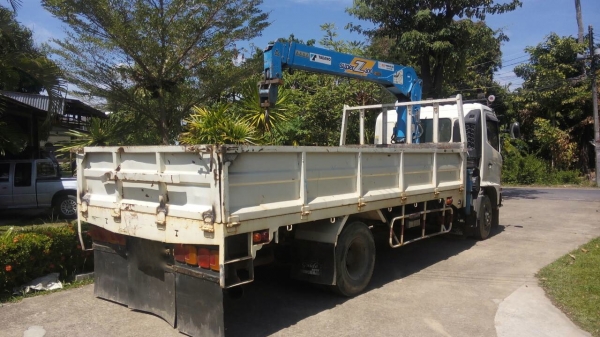 รถฮีโน่ 6 ล้อ ติดเครน 3 ตัน. 150 แรงม้า. ปี 49  ( รถวิ่ง 9x,xxx กว่า กม. )   สนใจติดต่อ 081 - 6079515