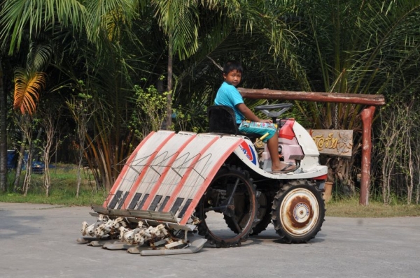 ขายรถดำนาMITSUBISHI 4แถว สภาพสวยเดิมจากญี่ปุ่นยังไม่เคยใช้ในไทย 29,000