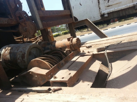 รถอีซูซุ 10 ล้อ ติดเครน 3 ตัน เปลื่ยนเครื่อง 175  แรงม้า.  สนใจติดต่อ 081 - 6079515