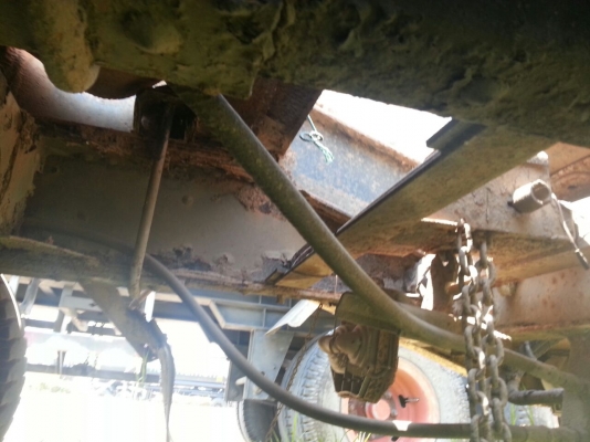 รถอีซูซุ 10 ล้อ ติดเครน 3 ตัน เปลื่ยนเครื่อง 175  แรงม้า.  สนใจติดต่อ 081 - 6079515