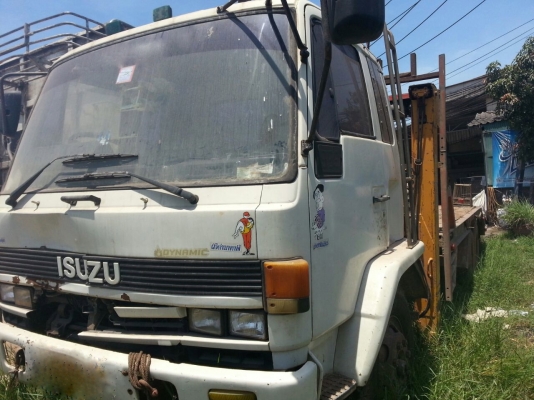 รถอีซูซุ 10 ล้อ ติดเครน 3 ตัน เปลื่ยนเครื่อง 175  แรงม้า.  สนใจติดต่อ 081 - 6079515