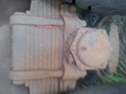 รถอีซูซุ 10 ล้อ ติดเครน 3 ตัน เปลื่ยนเครื่อง 175  แรงม้า.  สนใจติดต่อ 081 - 6079515