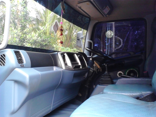 ขายรถบรรทุกหกล้อ MEGA  500   150  แรง ยาว 5.50 ม.  สภาพสวยพร้อมใช้งาน ราคา 950000  ต่อรองได้ สนใจโทร 0836242470 ฉลองสุโขทัย