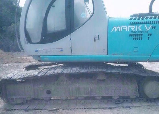 KOBELCO MARK V SK 200 รถบอดี้สวยมากพร้อมใช้งานได้เลย ไฟฟ้าหน้าจอเต็ม เครื่องเดิมๆปั๊มเดิมแรงดีทำงานเร็วไม่มีโหลด ภายในห้องเก๋งสะอาดสวยไม่เลอะ แอร์เย็น ขับง่ายควบคุมง่ายเร็วดี ภายนอกบูมอาร์มสวยไม่มีปะ ช่วงล่างเอวแน่นดี โรลเลอร์โซ่บูทใบแทรกหนาดีประมาณ 70\% พ KOBELCO MARK V SK 200 รถบอดี้สวยมากพร้อมใช้งานได้เลย ไฟฟ้าหน้าจอเต็ม เครื่องเดิมๆปั๊มเดิมแรงดีทำงานเร็วไม่มีโหลด ภายในห้องเก๋งสะอาดสวยไม่เลอะ แอร์เย็น ขับง่ายควบคุมง่ายเร็วดี ภายนอกบูมอาร์มสวยไม่มีปะ ช่วงล่างเอวแน่นดี โรลเลอร์โซ่บูทใบแทรกหนาดีประมาณ 70\% พ