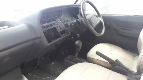 รถเที่ยว หลังคาสูง แต่ง VIP