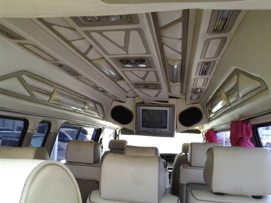 รถเที่ยว หลังคาสูง แต่ง VIP