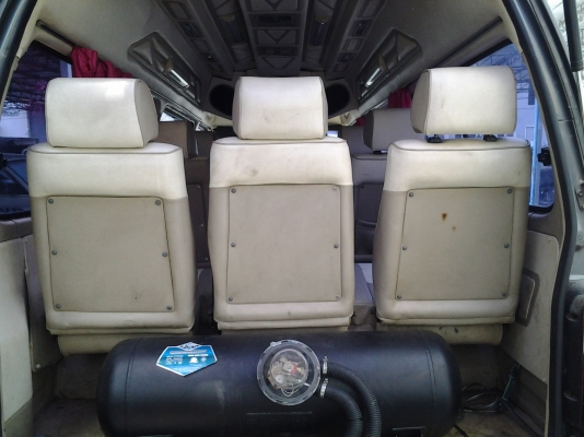 รถเที่ยว หลังคาสูง แต่ง VIP