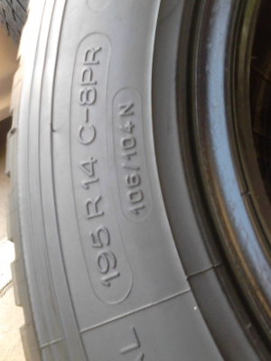 195R14  MICHELIN XCE มี  1 เส้น Tel.081-427-3941