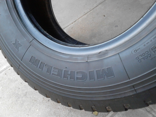 195R14  MICHELIN XCE มี  1 เส้น Tel.081-427-3941