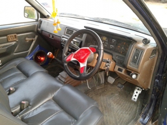 ขายนิสสันบิ๊กเอ็ม เครื่องดีเซลtd25ฝาขาว สภาพพร้อมลุยถูกๆครับ