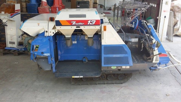 รถเกี่ยวข้าวพร้อมนวดข้าวในตัว แบบนั่งขับ เก่าญี่ปุ่น  ISEKI  Frontier 13 เครื่องยนต์ติดง่ายพร้อมใช้งาน ไม่เคยใช้งานในไทย