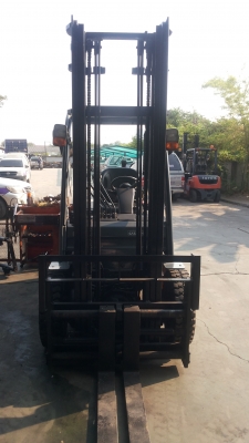 ขายรถ toyota รุ่น 8 ดีเซล ขนาด 2.5 ตัน เสา4เมตร