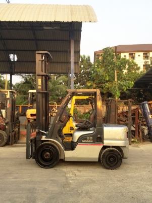 -:-*&bull;*ข า ย ร ถ ย ก นำ เ ข้ า*&bull;*-:-NISSAN UGL02A35 เครื่องเบนซิล เสาสูง5เมตร แผงงาไซชิบ(แผงงาสไลด์). สนใจติดต่อ 083-062-0223