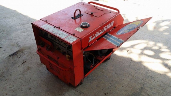 เครื่องปั่นไฟ DENYO เก่าญี่ปุ่น  สามารถปั่นไฟพร้อมเชื่อมงานไปพร้อมกันได้ สภาพดี เครื่องพร้อมใช้งาน