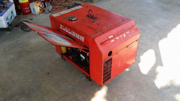 เครื่องปั่นไฟ DENYO เก่าญี่ปุ่น  สามารถปั่นไฟพร้อมเชื่อมงานไปพร้อมกันได้ สภาพดี เครื่องพร้อมใช้งาน