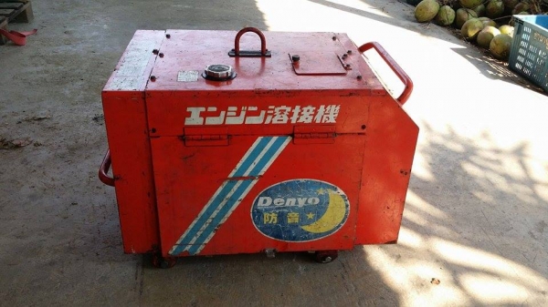 เครื่องปั่นไฟ DENYO เก่าญี่ปุ่น  สามารถปั่นไฟพร้อมเชื่อมงานไปพร้อมกันได้ สภาพดี เครื่องพร้อมใช้งาน