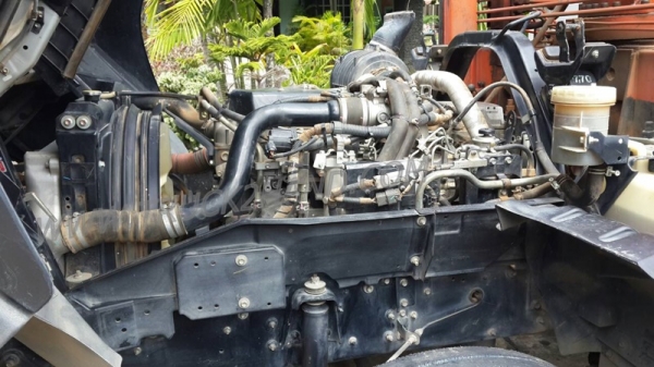 รถบรรทุกติดเครน ISUZU 6 ล้อติดเครน KATO 3 ตัน เครน 2 ชัก 3 ปอก ใช้งานไป 46,954 กิโล