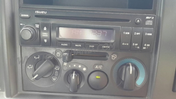 รถบรรทุกติดเครน ISUZU 6 ล้อติดเครน KATO 3 ตัน เครน 2 ชัก 3 ปอก ใช้งานไป 46,954 กิโล