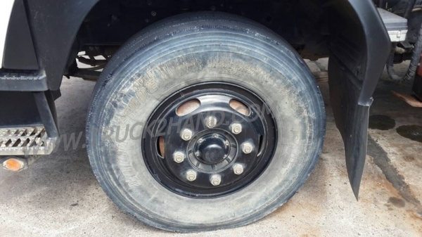 รถบรรทุกติดเครน ISUZU 6 ล้อติดเครน KATO 3 ตัน เครน 2 ชัก 3 ปอก ใช้งานไป 46,954 กิโล