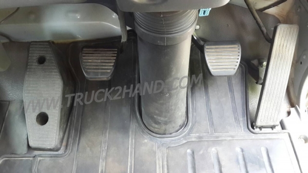 รถบรรทุกติดเครน ISUZU 6 ล้อติดเครน KATO 3 ตัน เครน 2 ชัก 3 ปอก ใช้งานไป 46,954 กิโล