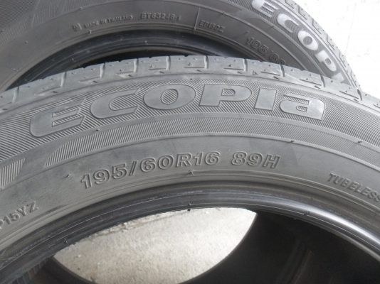ยาง BRIDGESTONE 195/60R16ปี12 สวยๆ 4 เส้น ราคา 2200 บาท
