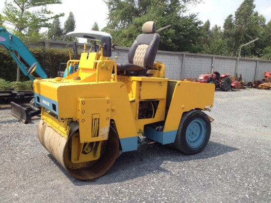 รถบด BOMAG BW 121 AC