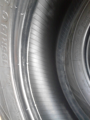 195R14 BRIDGESTONE LEO 677  มี 3 เส้น Tel.081-427-3941