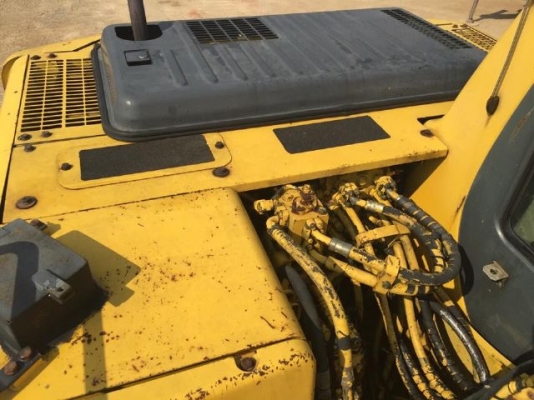 ขายรถแบคโฮ KOMATSU PC130-6 ปี2002 ไฟฟ้าครบ แทรค70ซม. สภาพสวยพร้อมใช้ นำเข้าจากญี่ปุ่น มีVDOการทำงานครับ