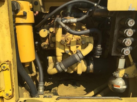 ขายรถแบคโฮ KOMATSU PC130-6 ปี2002 ไฟฟ้าครบ แทรค70ซม. สภาพสวยพร้อมใช้ นำเข้าจากญี่ปุ่น มีVDOการทำงานครับ