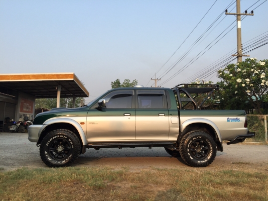 ขาย MITSUBISHI GRANDIS 4WD ปี2000 ขาย MITSUBISHI GRANDIS 4WD ปี2000