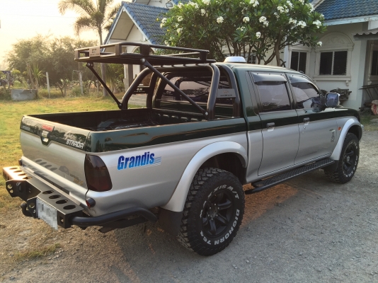 ขาย MITSUBISHI GRANDIS 4WD ปี2000 ขาย MITSUBISHI GRANDIS 4WD ปี2000