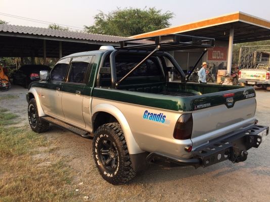 ขาย MITSUBISHI GRANDIS 4WD ปี2000 ขาย MITSUBISHI GRANDIS 4WD ปี2000