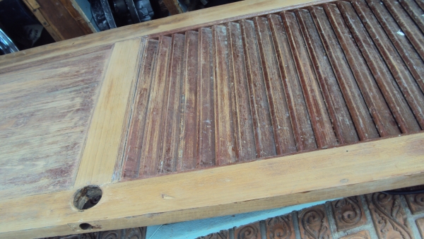 ขายประตูไม้สัก 70x200ซ.ม1200บาท