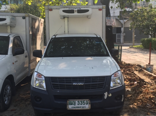 รถ Isuzu 4 ล้อ + ตู้เย็นชิลเลอร์ เหมาะกับธุรกิจรับส่งอาหาร หรือเบเกอรี่ รถไมล์น้อยวิ่งขนส่งเบเกอรี่ไปยังสาขาตามห้างฯ เฉพาะกรุงเทพฯ