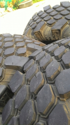 ขายยางลุย 31R16 สวยๆ 2 ชุด