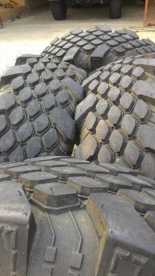 ขายยางลุย 31R16 สวยๆ 2 ชุด