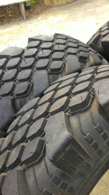 ขายยางลุย 31R16 สวยๆ 2 ชุด