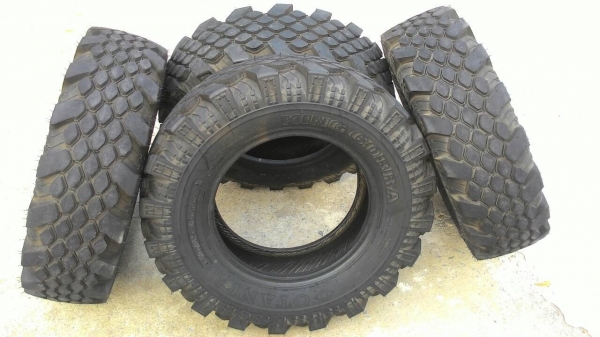 ขายยางลุย 31R16 สวยๆ 2 ชุด